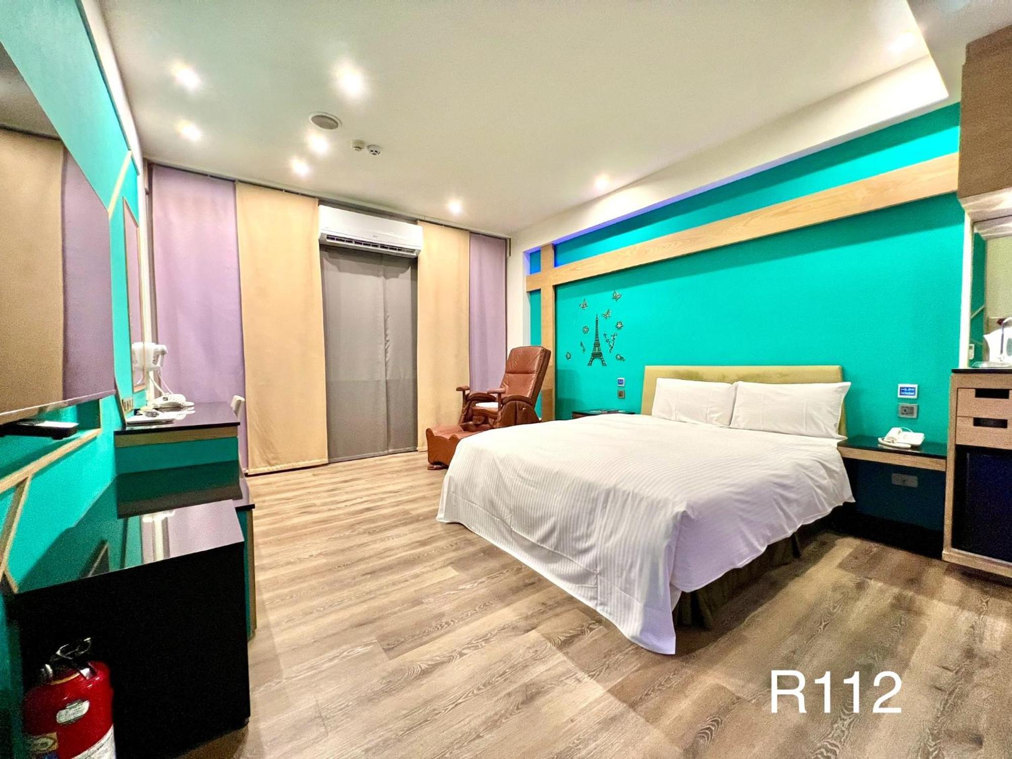 Catwalk Motel -Tainan Exterior photo